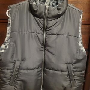 Kohl's Gray Quilted Puffer Vest with Faux Fur Trim